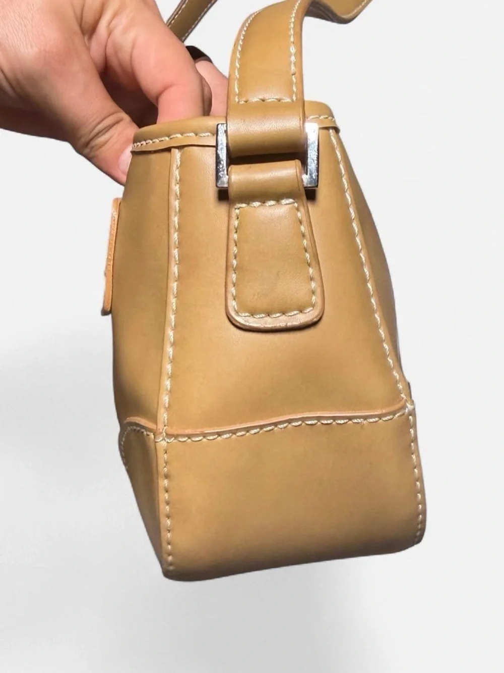 Y2K Vintage Villager by Liz Claiborne Tan shoulder bag